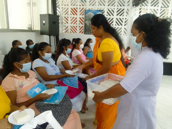 Providing breakfast for pregnant mothers / Homagama (2022-11-15)